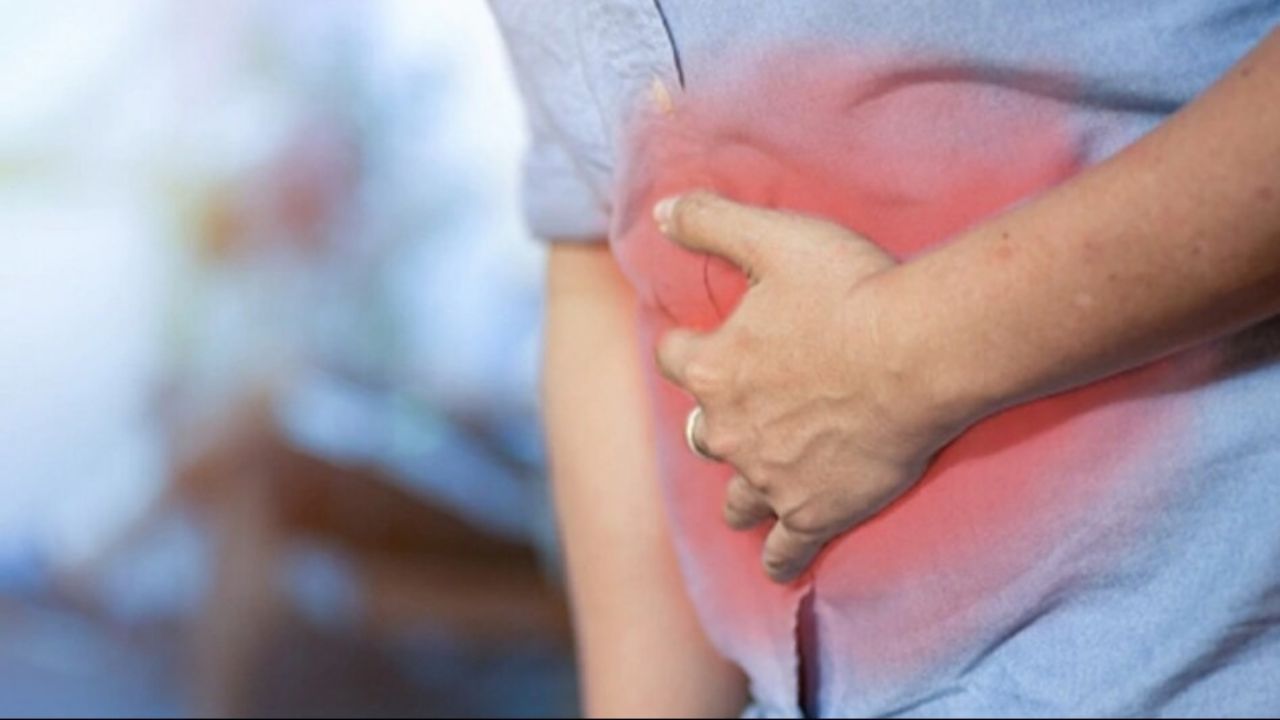 How Unhealthy Eating Damages Both Your Stomach and Liver In Hindi